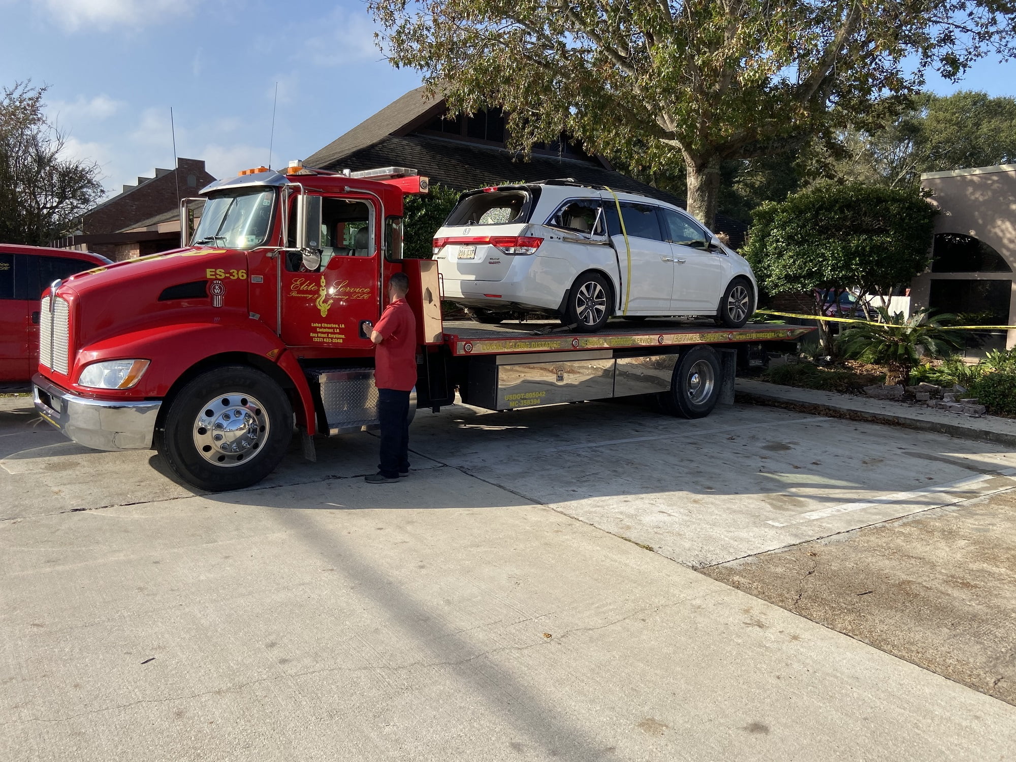 How Can a Towing Company Help You After an Accident? | Elite Service ...